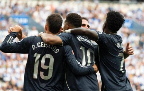 10人，争议判罚！姆巴佩造2球，皇马2-1、强取4连胜，领先西甲积分榜