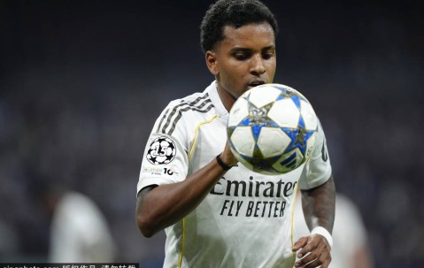 阿瓦雷斯的完美复仇：点球与任意球双杀皇马