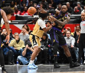 东契奇37+11+13詹姆斯20+6 湖人31分大胜奇才