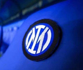 国米门将转会大反转：橡树否决维卡里奥，21岁法甲天才成新首选