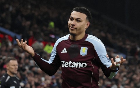 埃梅里神了：击败阿莫林，疯狂10连胜，紧追阿森纳，冲击冠军