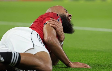 时隔近10个月复出！利桑德罗替补登场引发曼联球迷热议