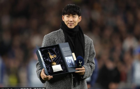 高清：孙兴慜重返热刺告别球迷 这十年太美妙