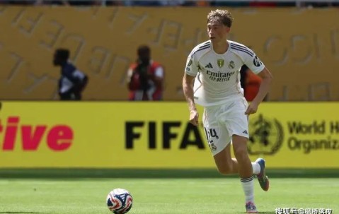 巴萨1-0险胜藏隐忧：亚马尔封神难掩短板，双线争冠这样能行？