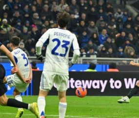 科莫这个朋友国际米兰交定了，防线与罗马并列意甲最佳，仅丢7球，11轮不败展现实力