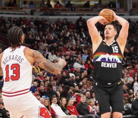 约基奇22+14+17穆雷28+11 掘金战胜公牛