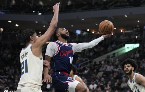 伦纳德20分加兰15+11 快船击败雄鹿5连胜