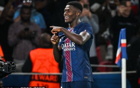 登贝莱荣膺金球奖：法甲新星如何在巴黎圣日耳曼绽放光芒？