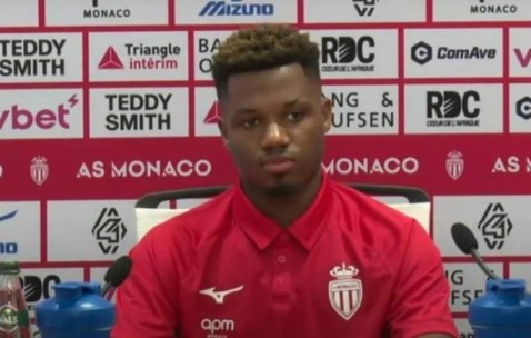 亮相摩纳哥！法蒂：我不是带着报复心态来的 法甲是最佳联赛之一