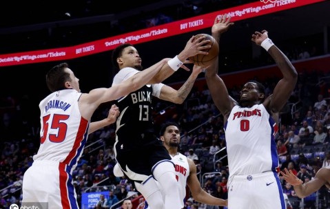 坎宁安复出13+10杜伦21+9 活塞大胜雄鹿