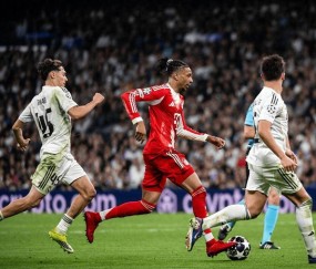 欧冠一场2-1！德甲霸主攻破伯纳乌，拜仁占先机，皇马无退路！