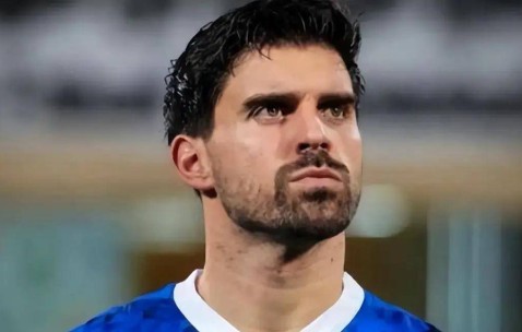 28岁中场巅峰期！四大豪门争抢鲁本·内维斯，回欧冠成转会关键！